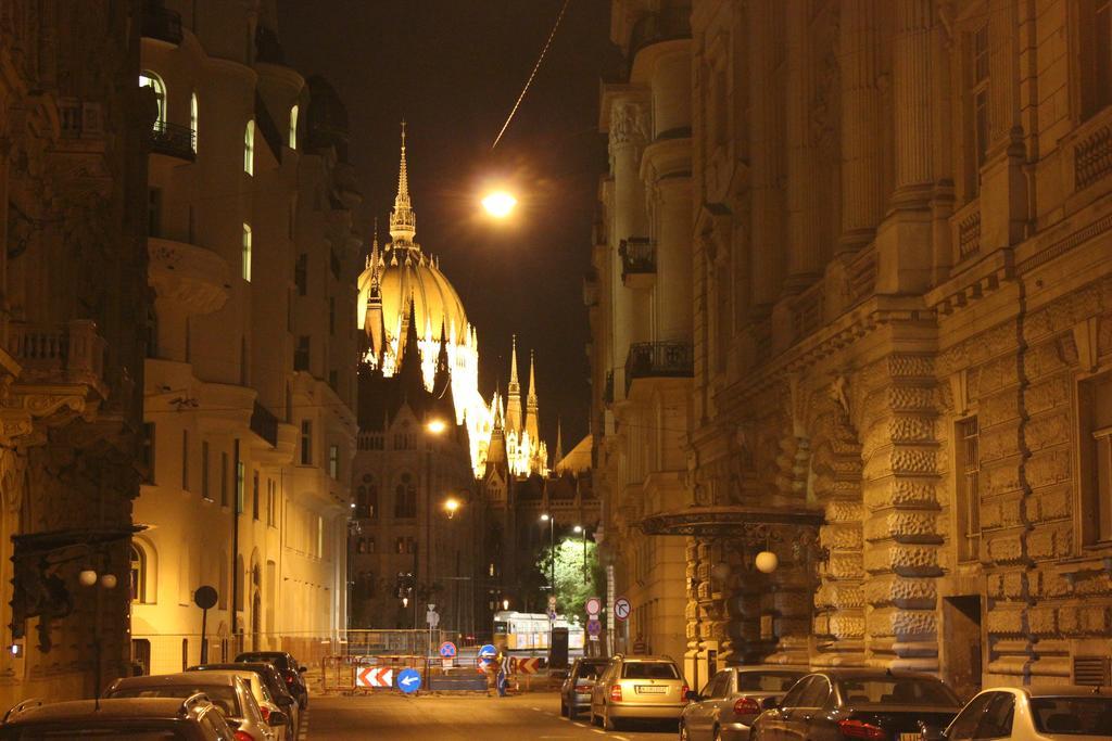 Parliment Luxury Apartment Budapest Bagian luar foto